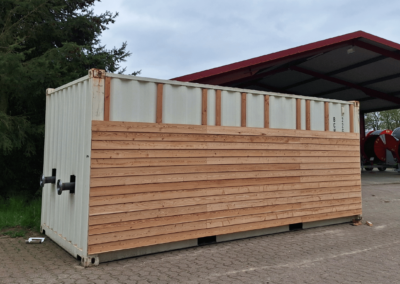 Verkleidung Container mit Holz